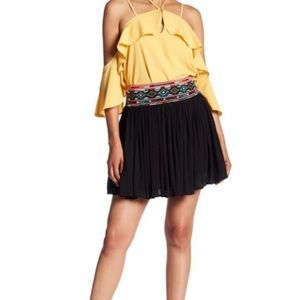 Romeo & Juliet Couture Skirt Embroidered A-Line Full Tribal Size Medium Black